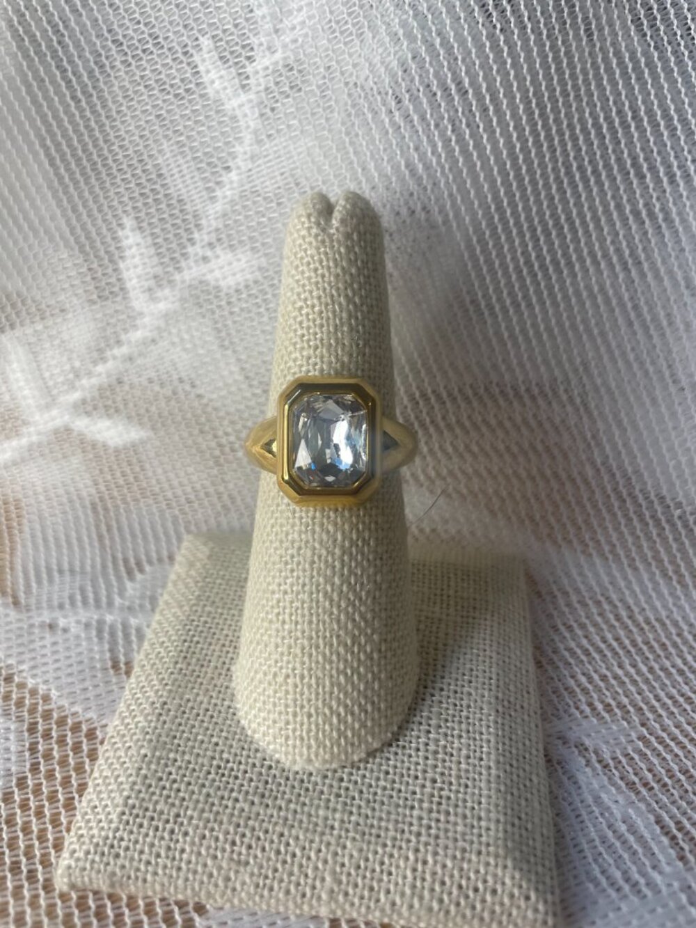 Gold Tone Emerald Cut Crystal Statement Ring Size 6.5 - Picture 3 of 3